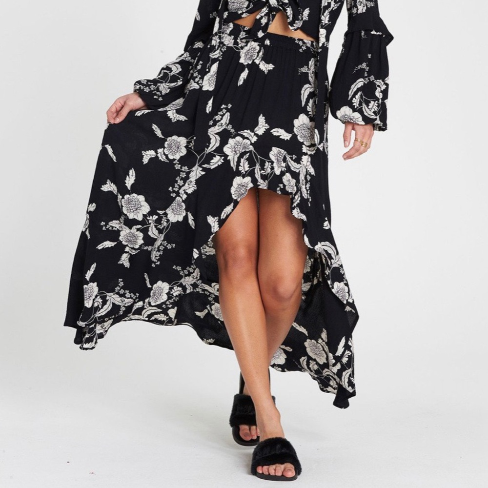 NWT Billabong Kick Twist Floral Print Maxi Skirt